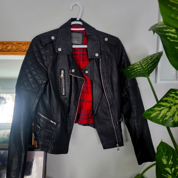 NWOT black faux leather jacket moto jacket size small - Picture 2 of 14